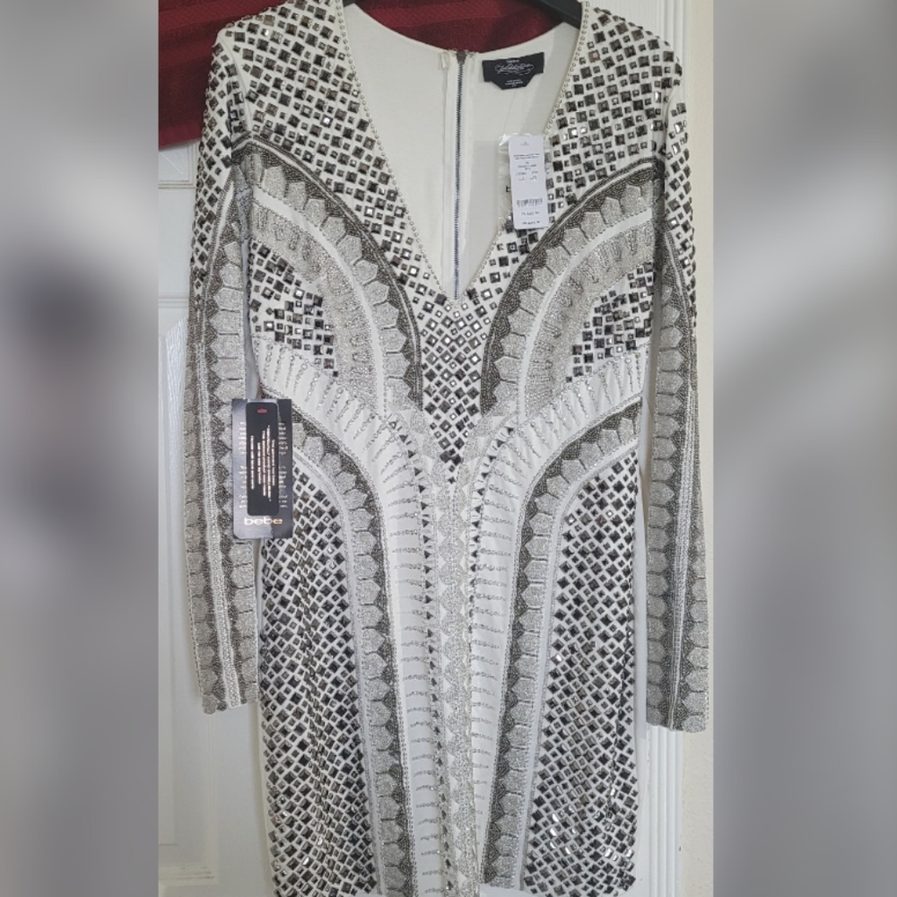 BeBe white rhinestone dress 👗 😍